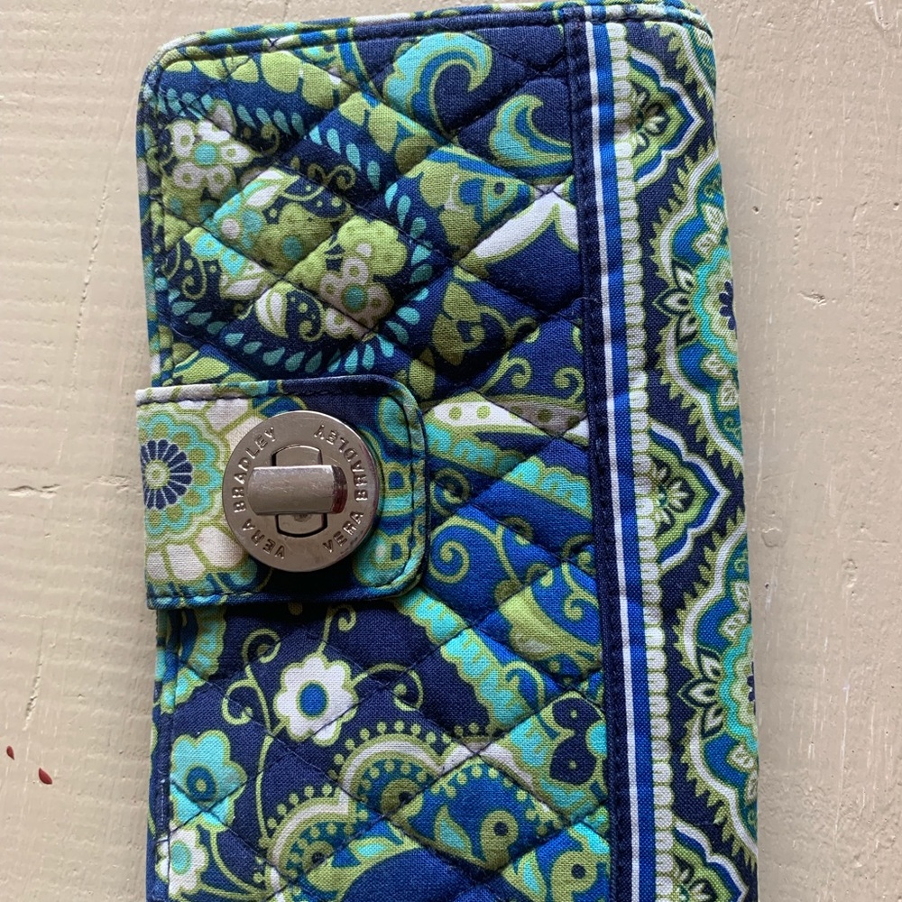 Like New VERA BRADLEY Wallet!